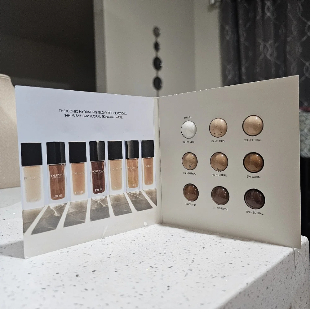 Giorgio Armani Hydrating Glow Foundation Set